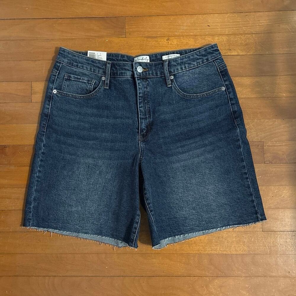 NEW Wonderly Size 12 Mid Rise Bermuda Denim Jean Shorts Frayed Hem 8” Inseam